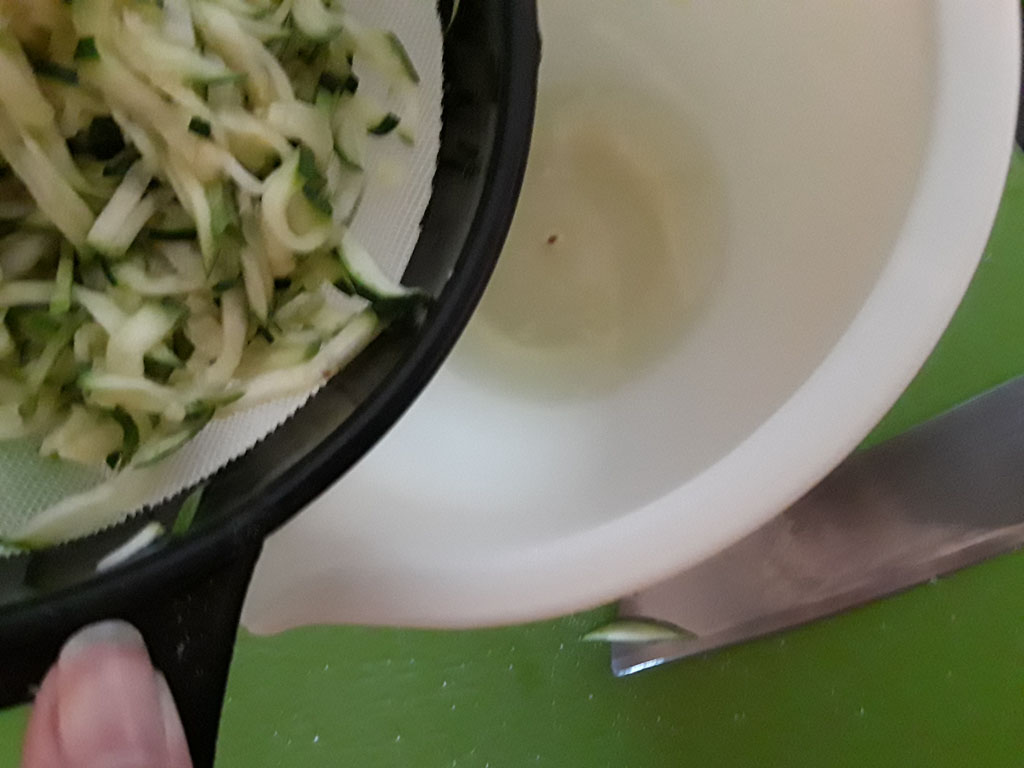 Tortilla-de-Zucchine-al-Horno-agua Tortilla de Zucchini al Horno | Que Cocinar